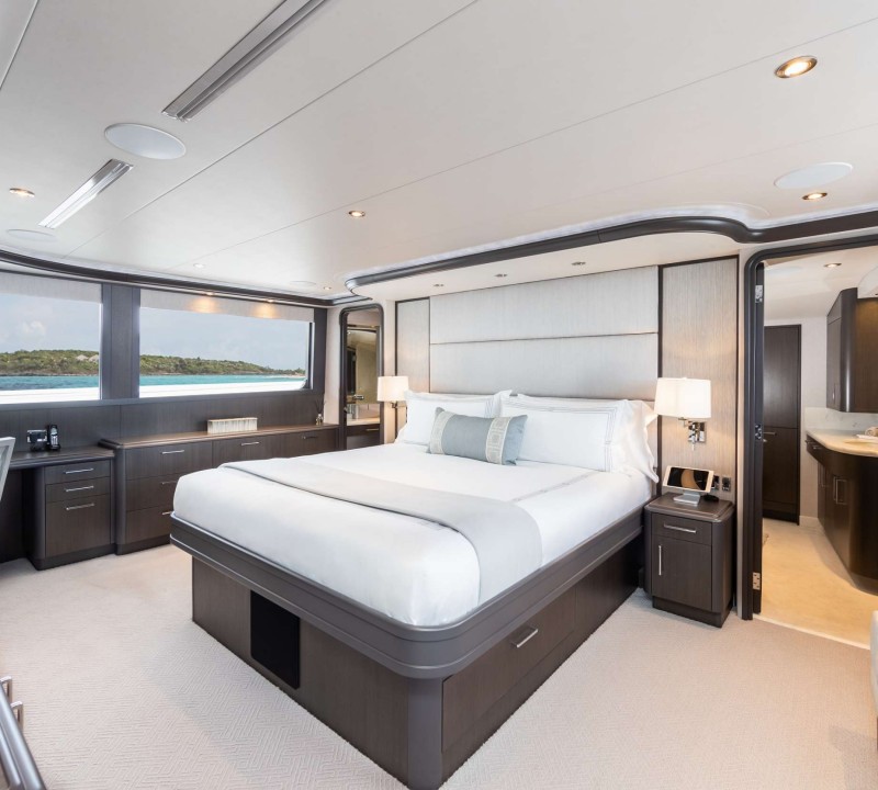 MEMENTO VIVERE Yacht Charter Details, Westport CHARTERWORLD Luxury